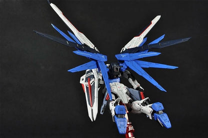 RG ZGMF-X10A FREEDOM GUNDAM 1/144 - Gunpla Model Kit